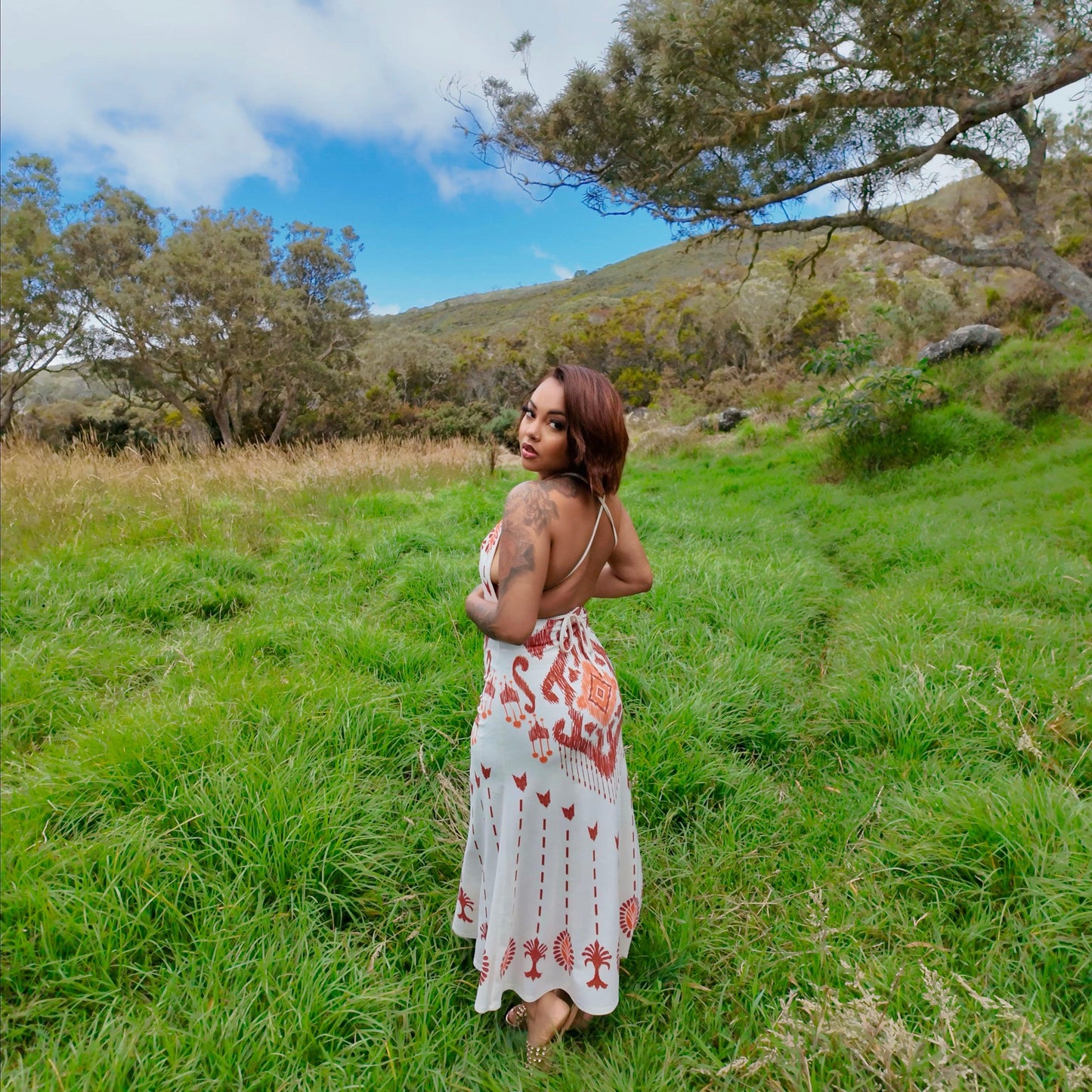 Robe longue fluide imprimée boho dos nu croisé
